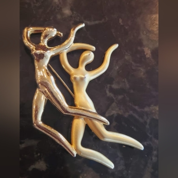 Jumping People Vintage Brooch. 🌴 - Picture 4 of 5